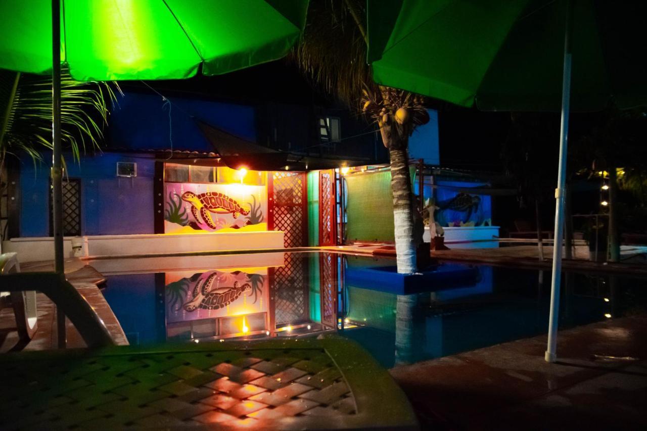Hotel Lo De Reyes Monterrico Y Sipacate Las Quechas Exteriér fotografie